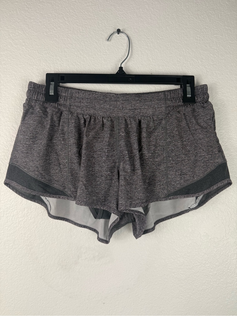 Lululemon Hotty Hot Short II 2.5" Heather Lux Multi Black Gray Reflect Sz 8